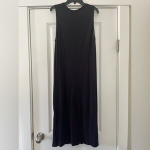 H&M midi black sleeveless dress. size: medium. Worn once.